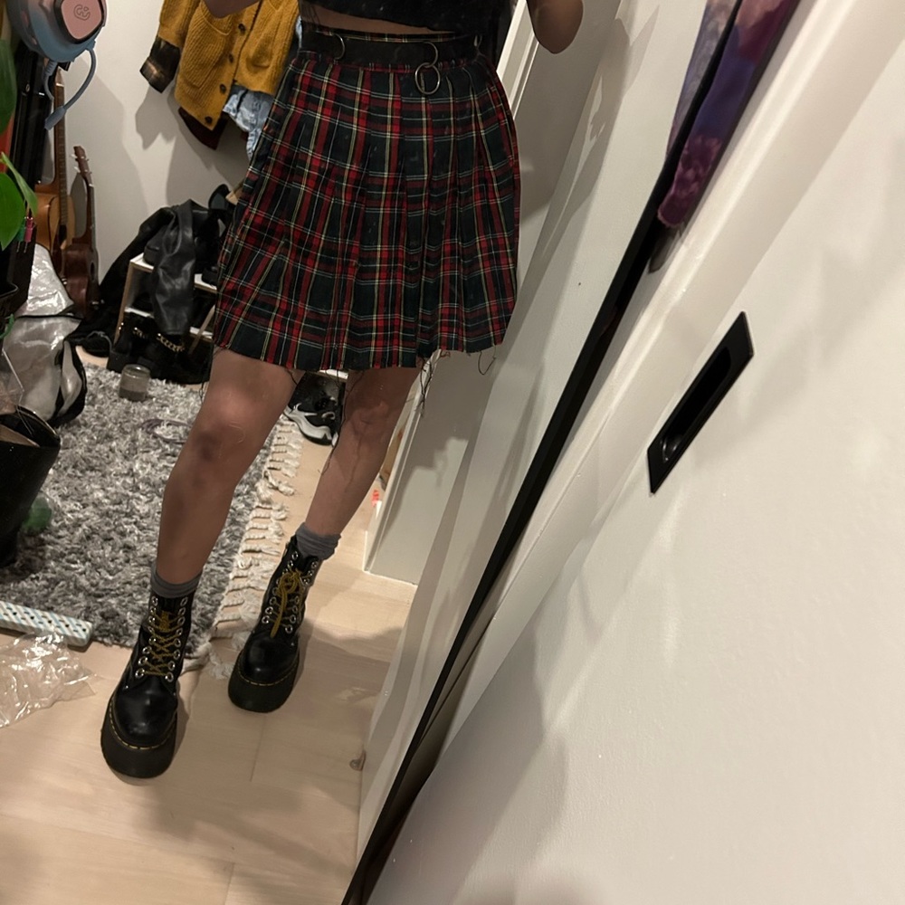 Pleated plaid mini skirt